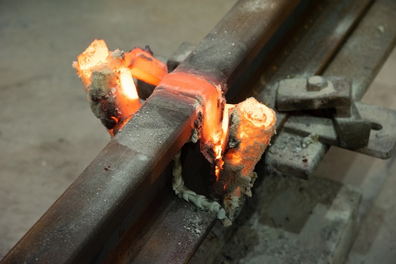 Exothermic-welding_Duke.of_.arcH_shutterstock